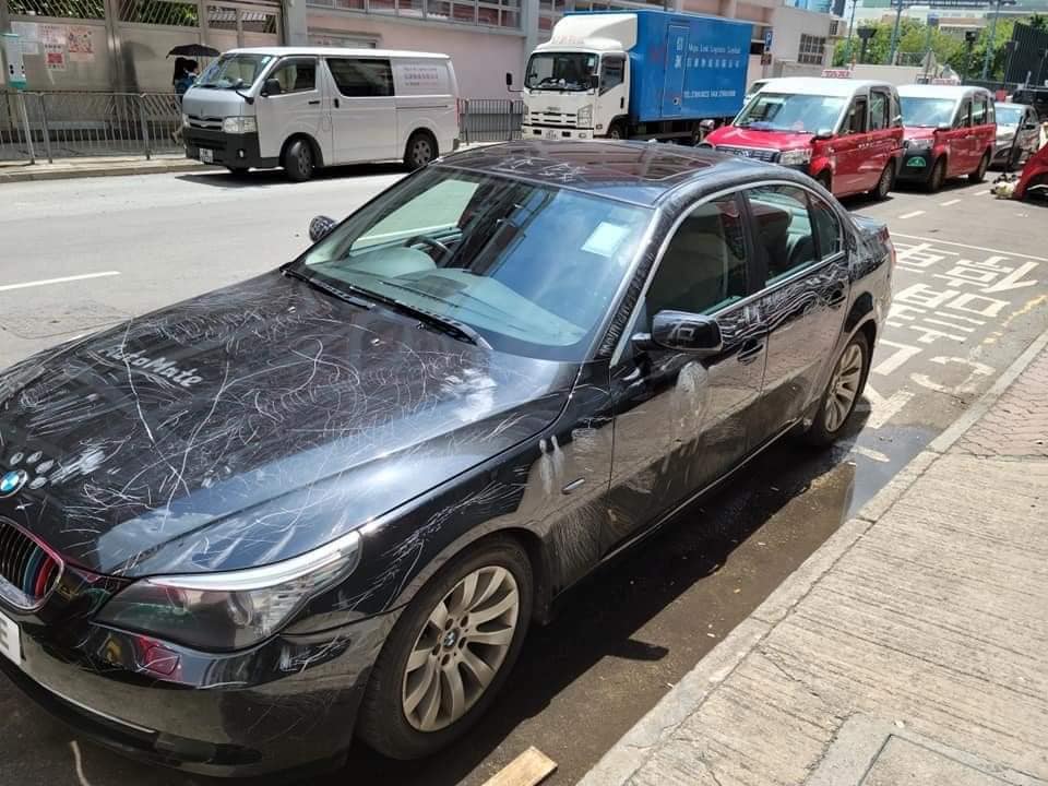 整個車身無一處幸免於難。網圖