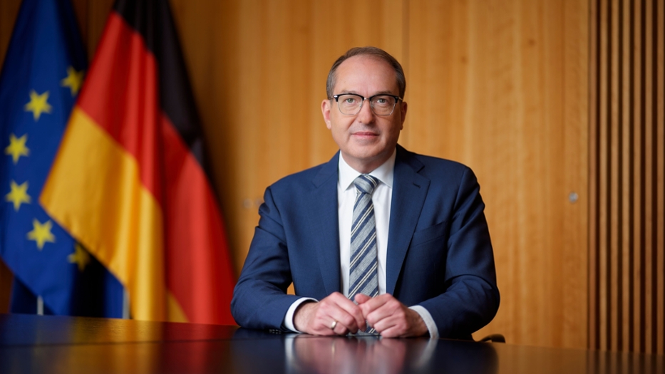 德國內政部部長杜布林德(Alexander Dobrindt)。德國內政部 德國內政部部長杜布林德(Alexander Dobrindt)。德國內政部