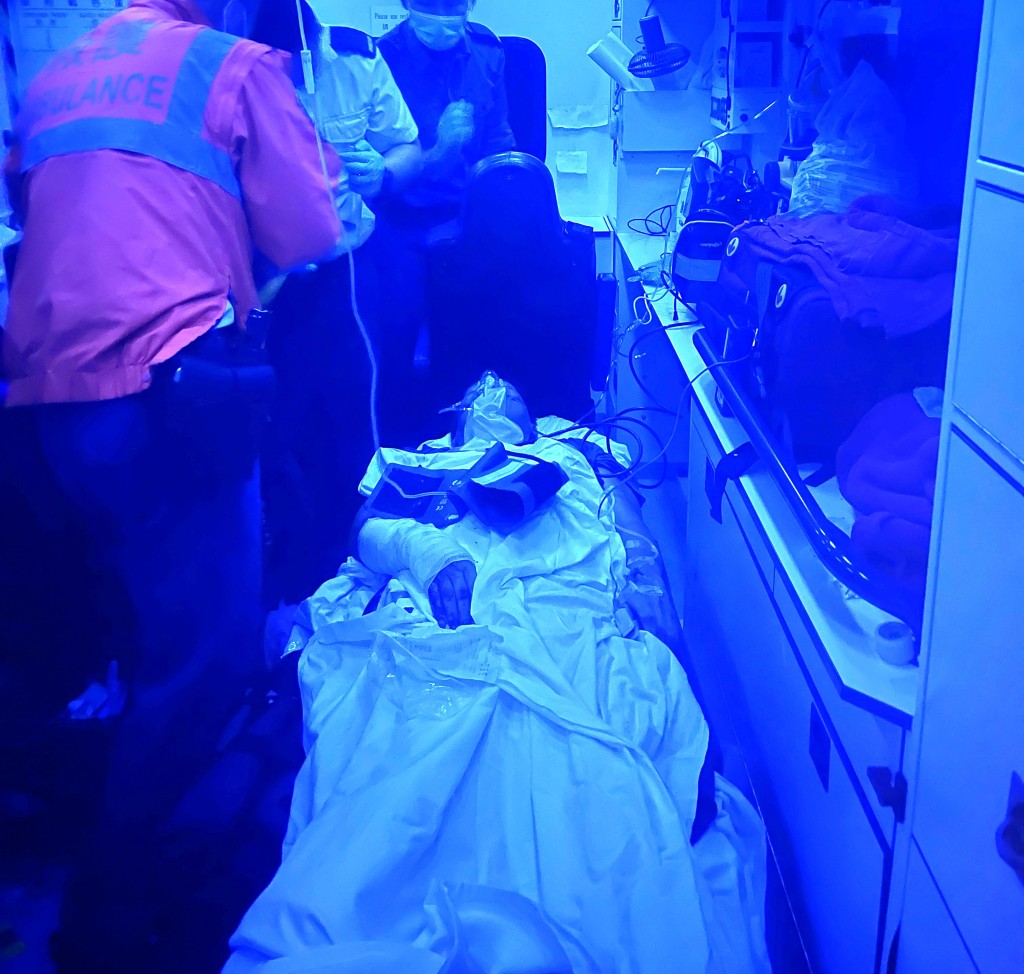 遇襲男子受傷送院救治。