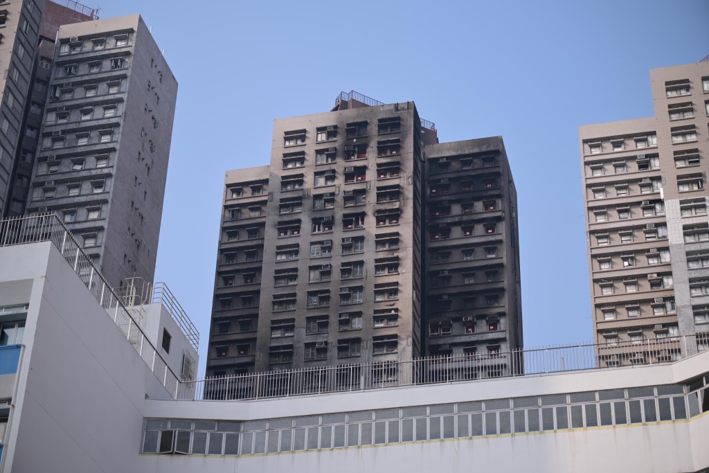 宏福苑大火揭示政府部門積弊。