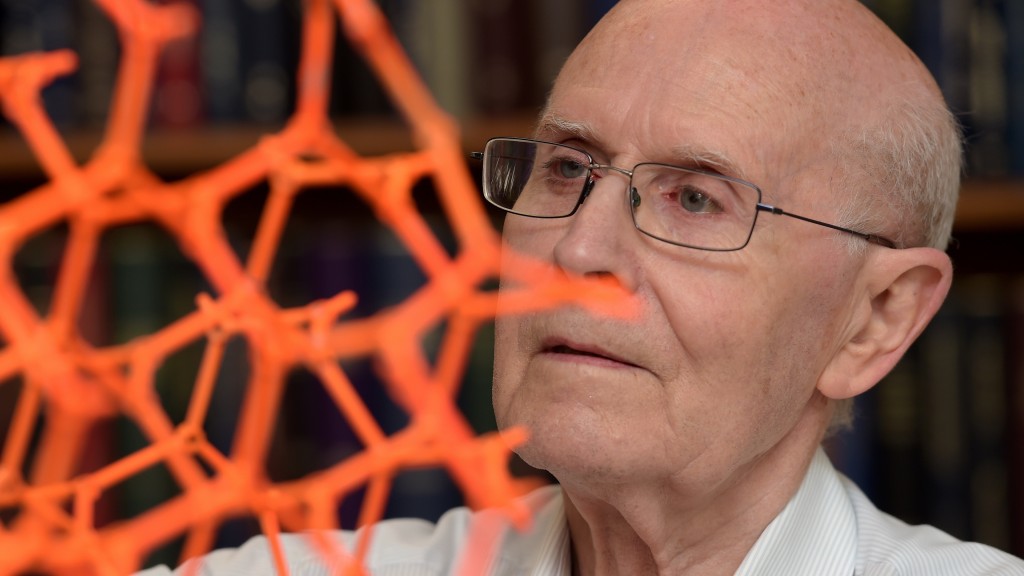 墨尔本大学教授罗布森。 美联社 墨尔本大学教授罗布森。 美联社