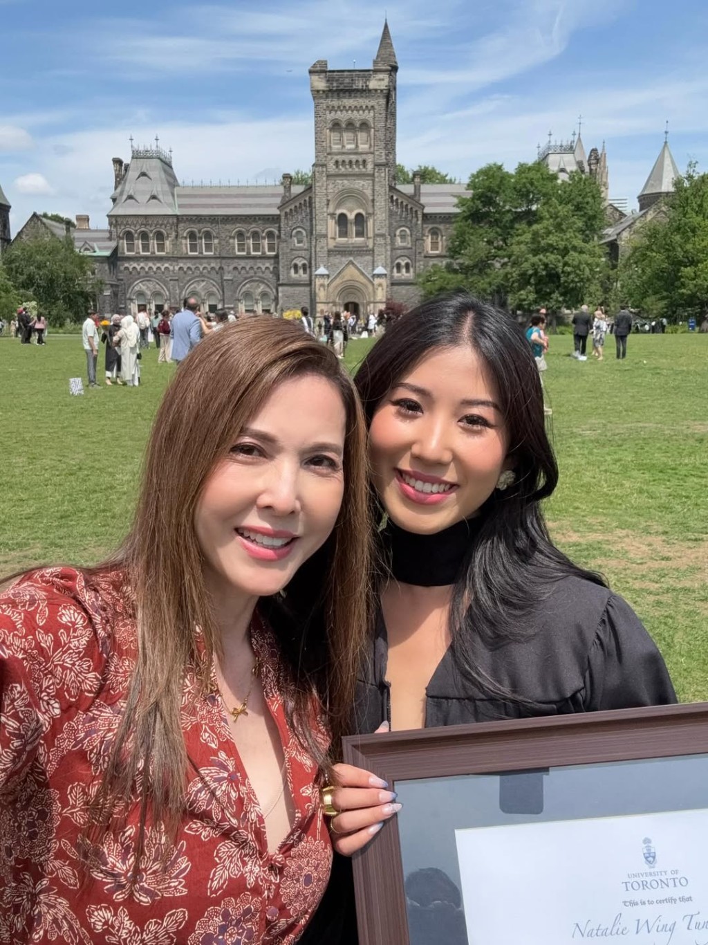 李婉華早前出席女兒畢業禮。