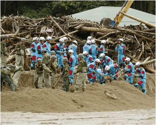 九州北部受破紀錄豪雨重創,昨日在福岡縣朝倉市又確認新增4人罹難。AP