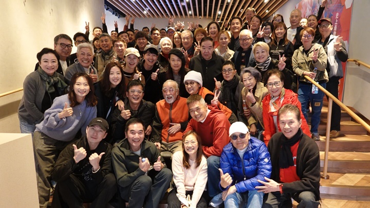 唐探1900|周潤發吹雞約近百跑友睇戲 聽證會Solo一幕神級演技領票房冠軍