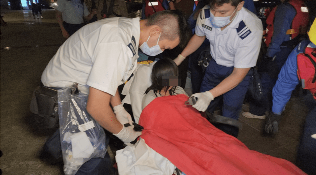 涉事少女年約17歲，獲救時神志清醒，且表現合作並無反抗。黎志偉攝