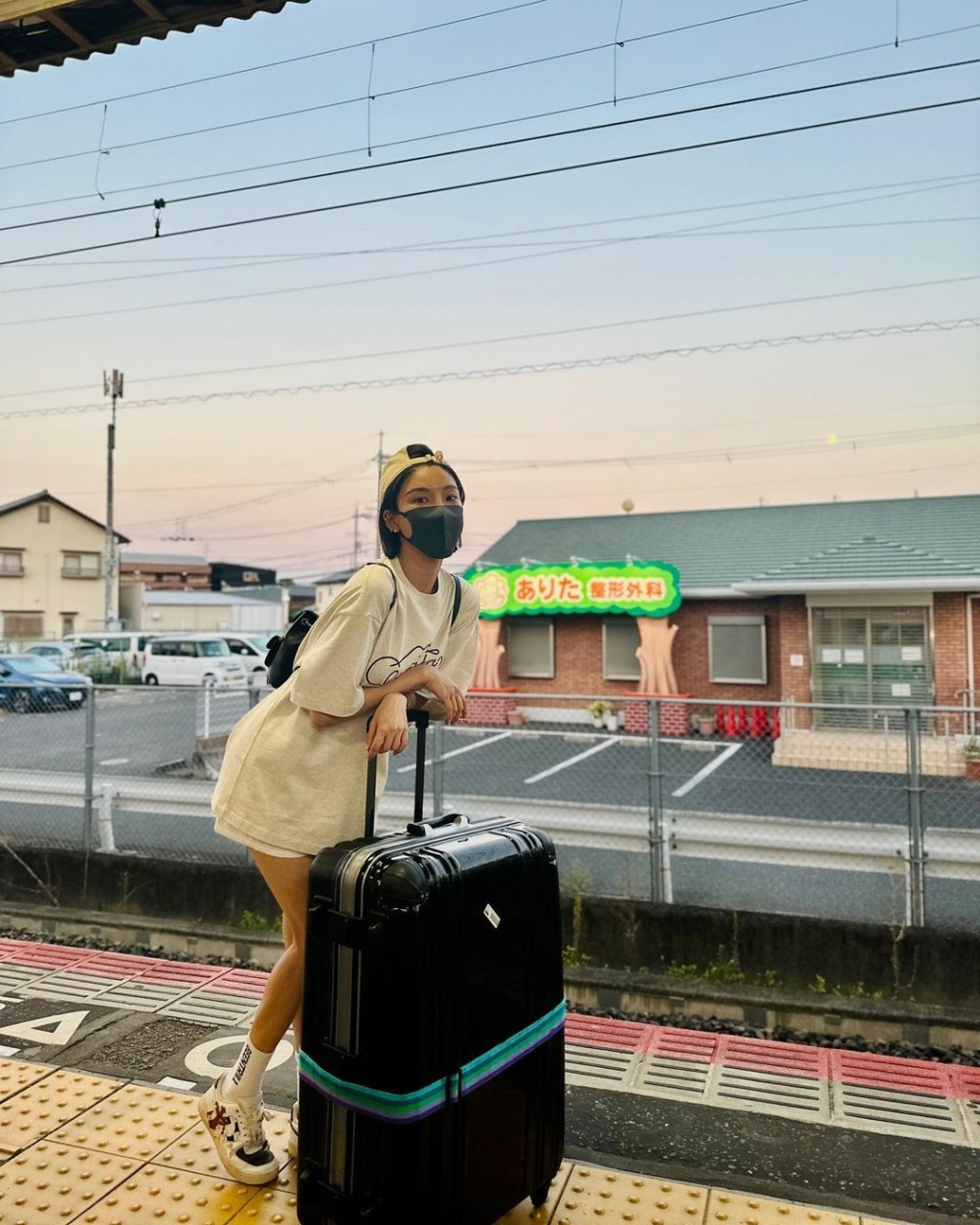 齐娇今日又贴出游日本的照片，今次去关西。