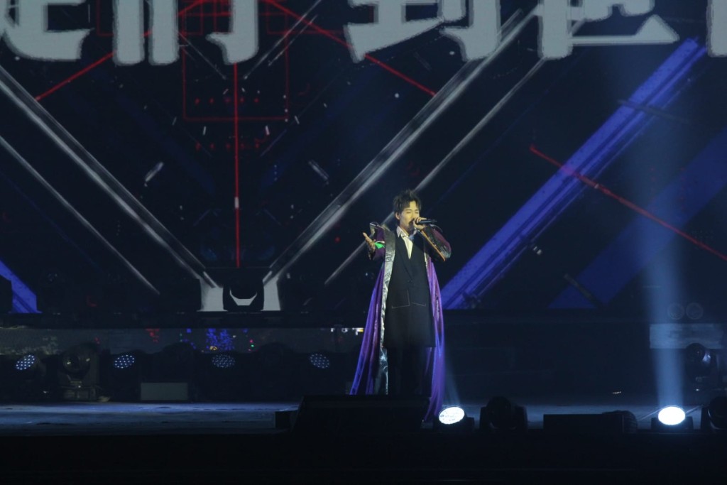 Alton獻唱改篇版的《新世紀福音戰士EVA》主題曲。