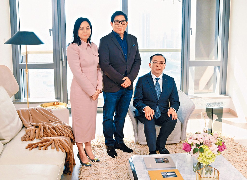 嘉里盧永俊（右）指，集團年內料有3個全新項目準備推售，涉及2550伙。左為楊麗汶。