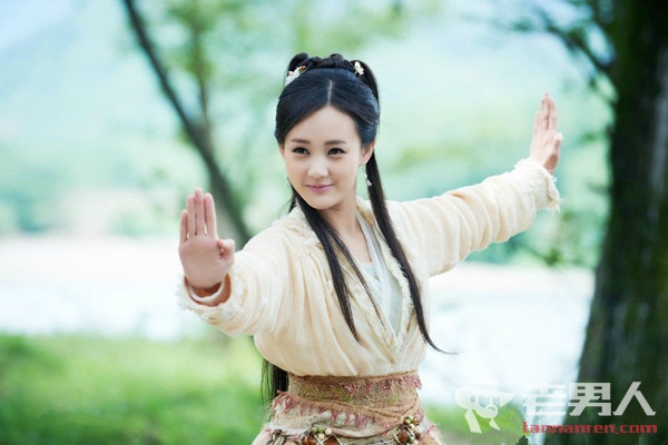 李一桐因出演新版《射雕英雄傳》大受歡迎,被封為新一代仙氣女神。