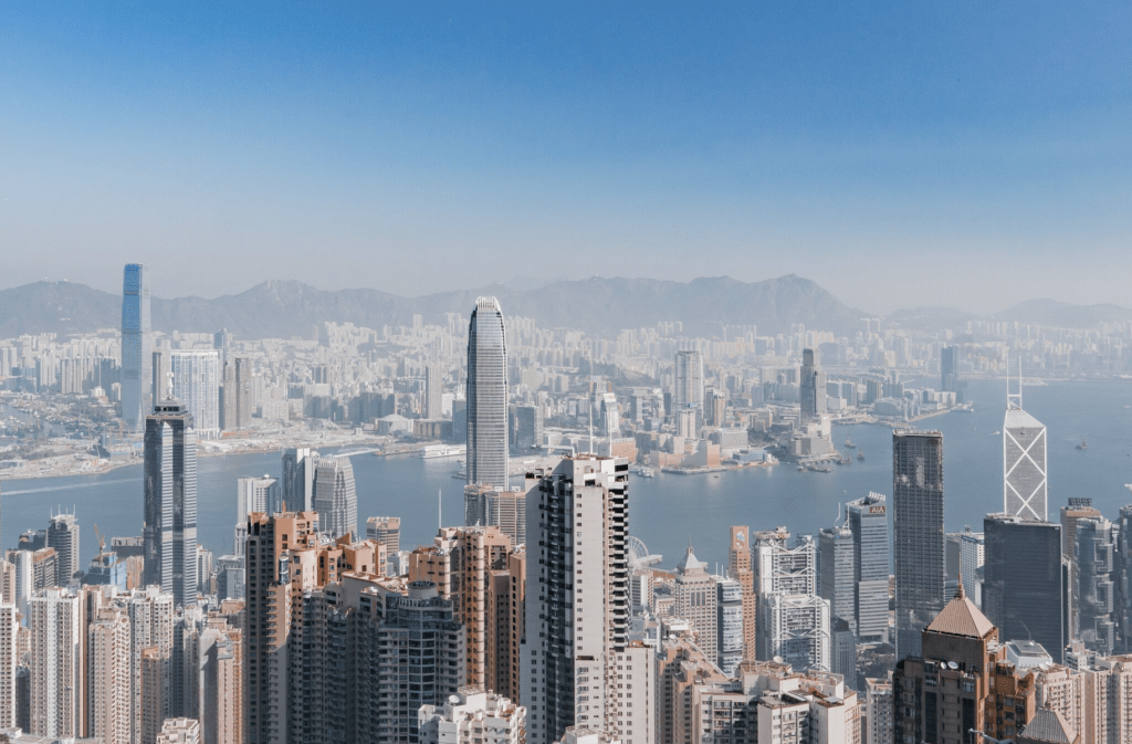 全球最值得打卡地点第25位：香港