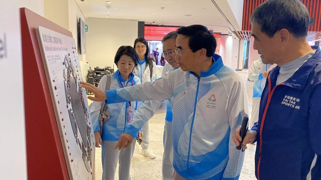 程凱主席在參觀後高度評價體育園的場地設施及配套,認為其對推動區域體育及殘疾人運動發展具有重要意義。圖片由啟德體育園提供 程凱主席在參觀後高度評價體育園的場地設施及配套,認為其對推動區域體育及殘疾人運動發展具有重要意義。圖片由啟德體育園提供