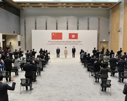 港澳辦發言人指公務員完成宣誓,說明他們都擁護一國兩制。資料圖片
