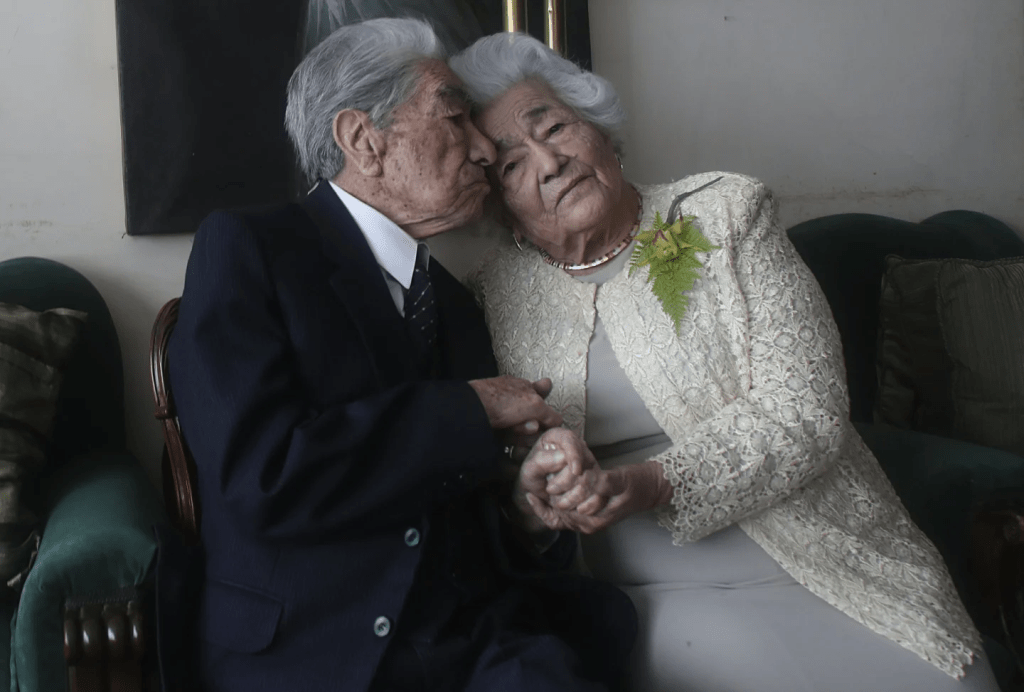 两位皆超过百岁的夫妇，结婚逾80年。（美联社）