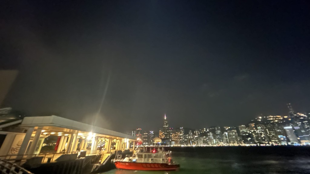 日間部分時間有陽光，最高氣溫約24度。蔡楚輝攝