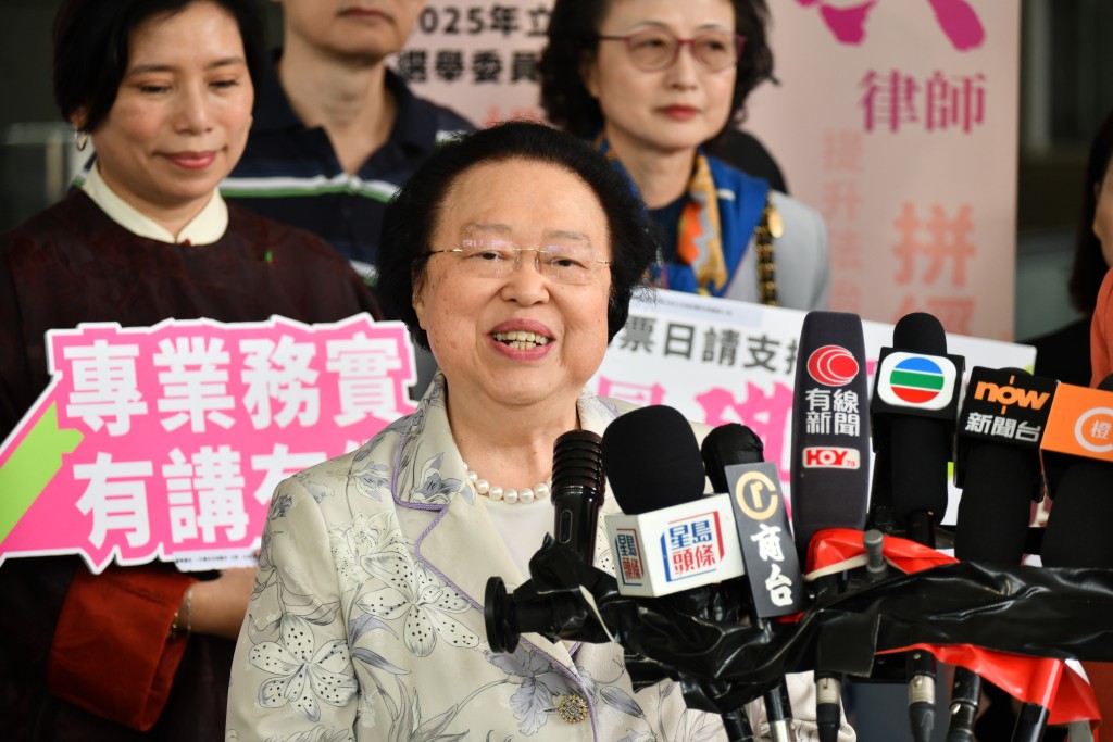 基本法委員會前副主任譚惠珠到場支持。 基本法委員會前副主任譚惠珠到場支持。