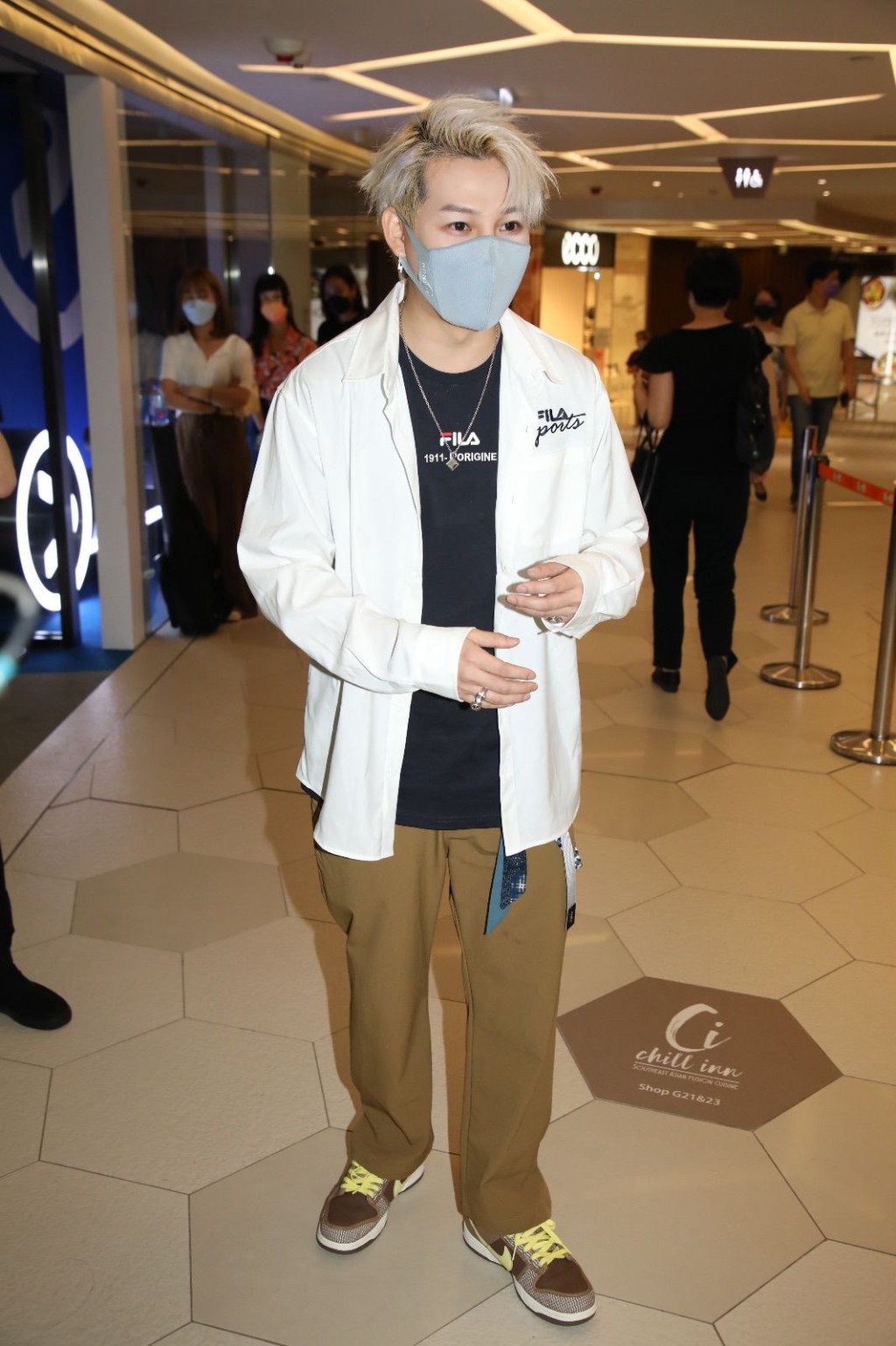 保錡都係路過。