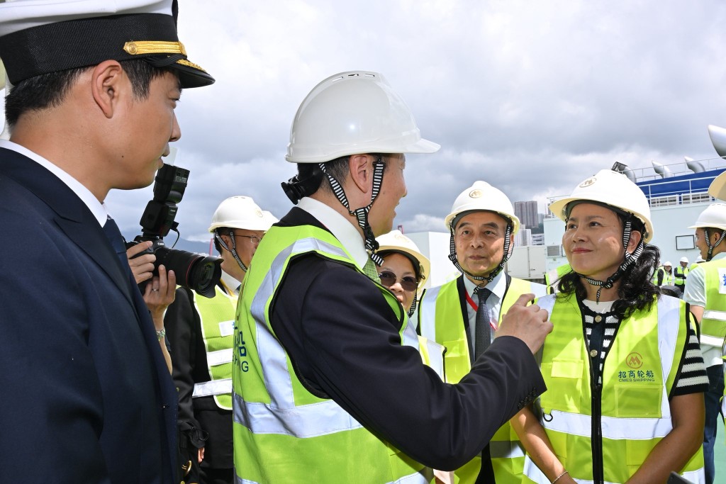 「港榮」輪在設計上採用領先、突破的前沿技術，可使用綠色甲醇作為船舶燃料，減少70%以上的溫室氣體排放。陳美寶fb圖片