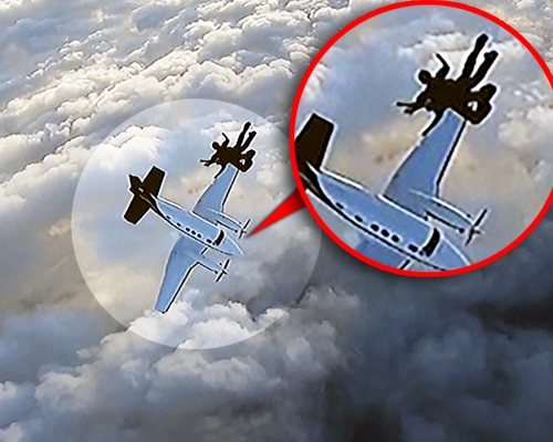 俯冲的飞机在跳伞队员身边掠过，十分惊险。互联网图片