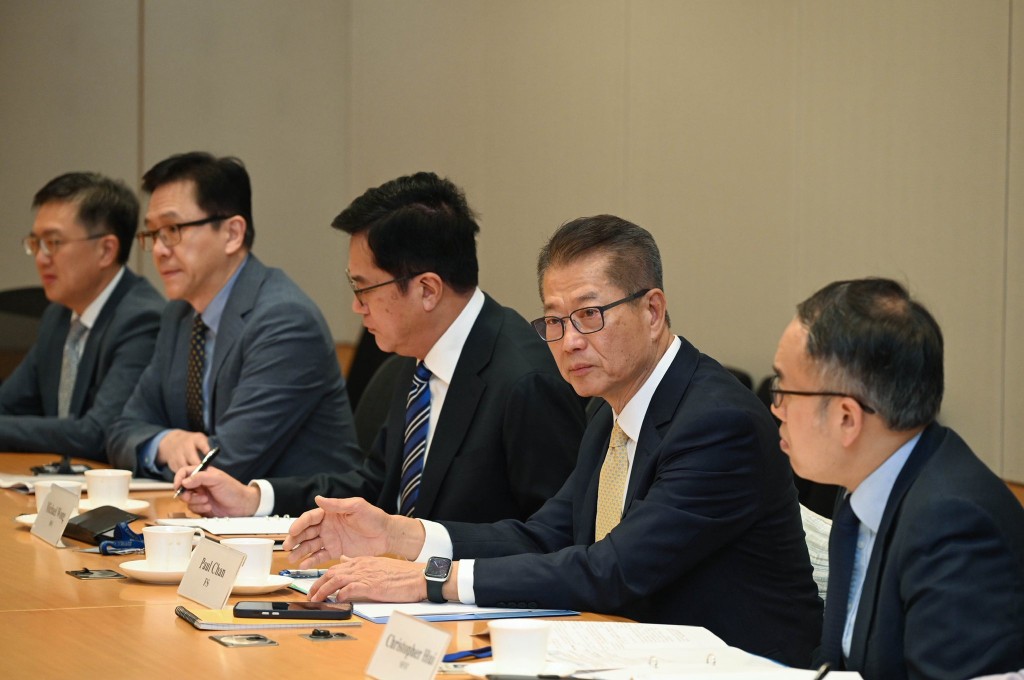 政府會同心合力、全面動員,鼓勵整個社會更熱烈投入參與這次選舉。陳茂波FB圖片 政府會同心合力、全面動員,鼓勵整個社會更熱烈投入參與這次選舉。陳茂波FB圖片