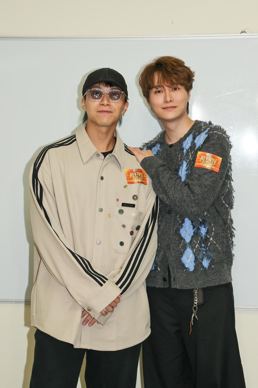 兩人好老友。 兩人好老友。