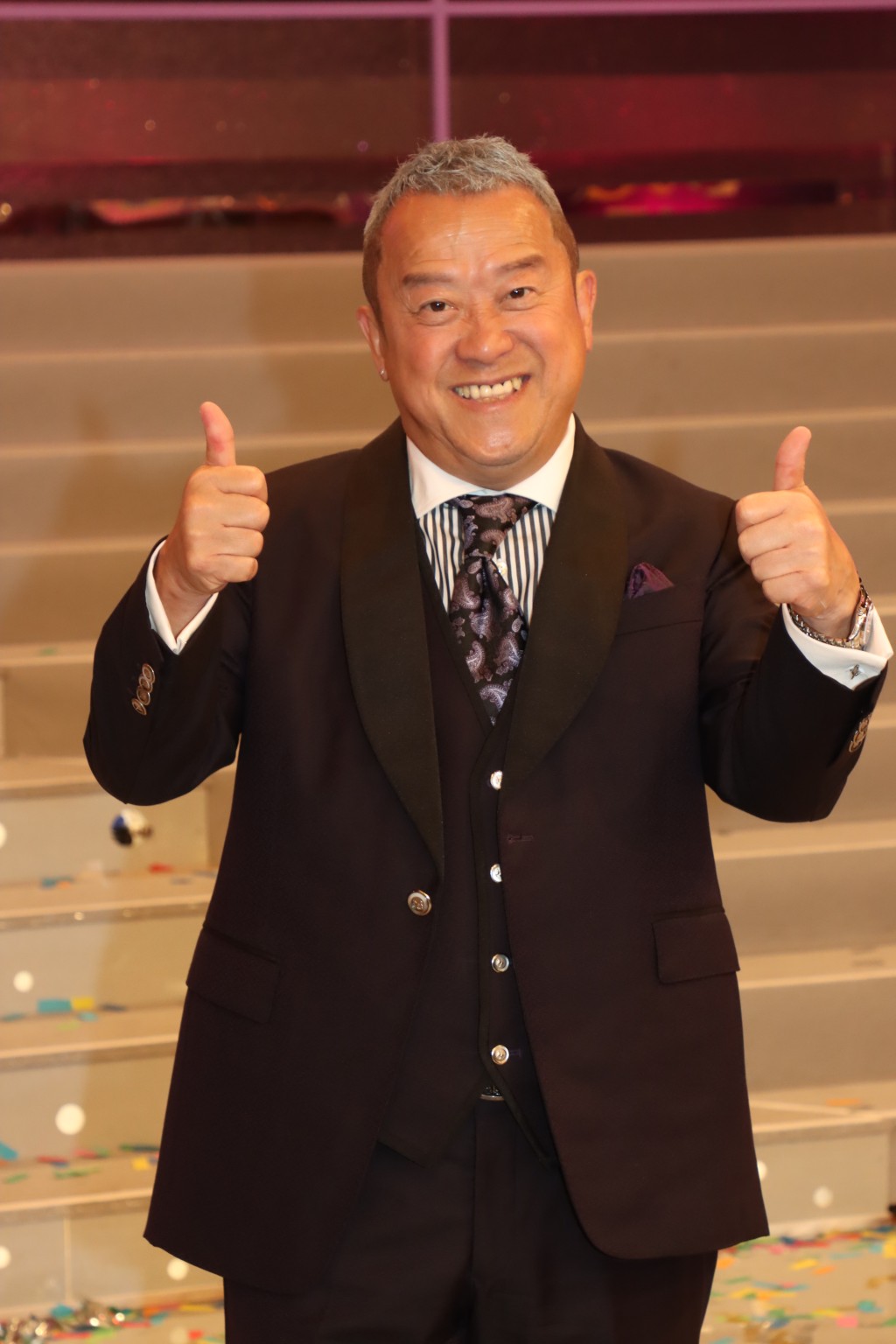 總經理曾志偉今年負責頒發「萬千光輝榮譽大獎」。