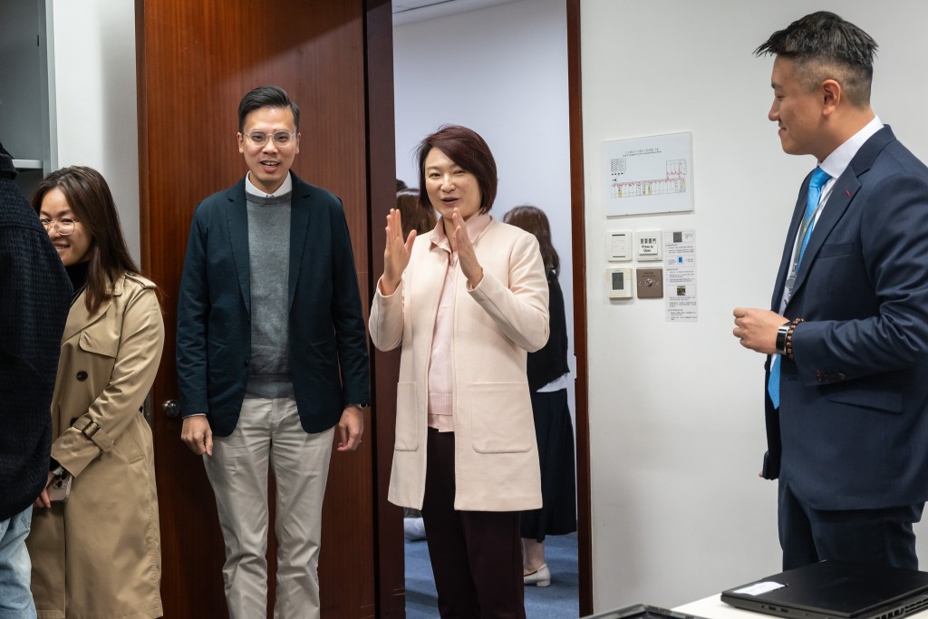 呼籲各位議員勿失良機，欲購從速，既可為庫房慳錢，亦有助進一步推動綠色議會。李慧琼FB