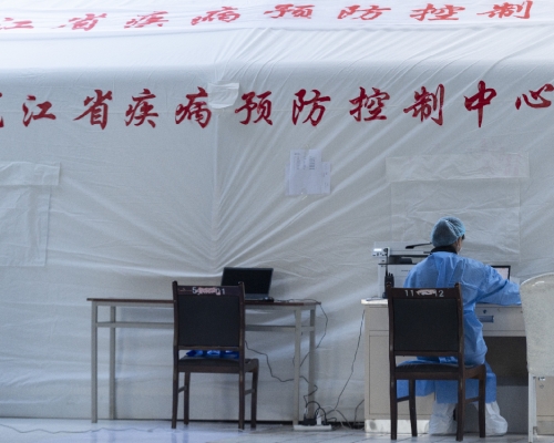 黑龍江省哈爾濱巿多名官員被指防疫不力遭問責。 （新華社）