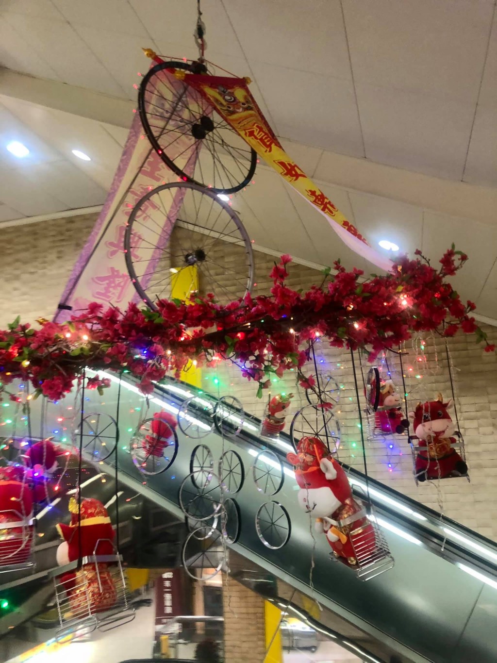 不少屯门街坊指华都商场每年的圣诞装饰都充满个人风格。fb「真●屯门友」群组图片