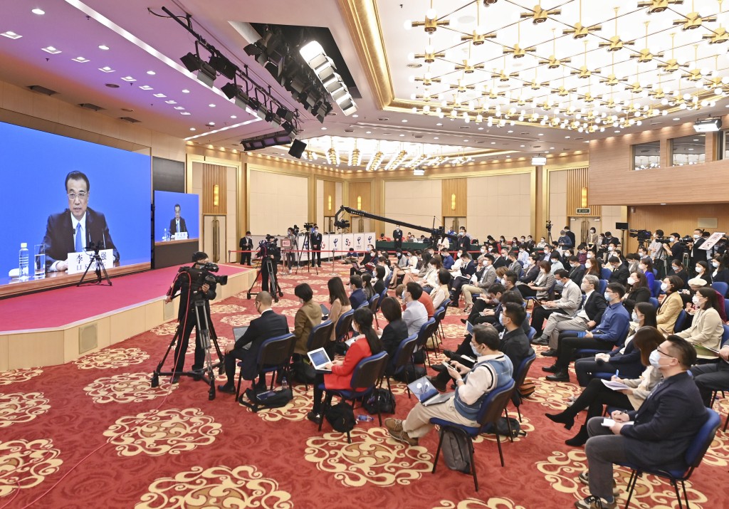李克強出席記者會。新華社
