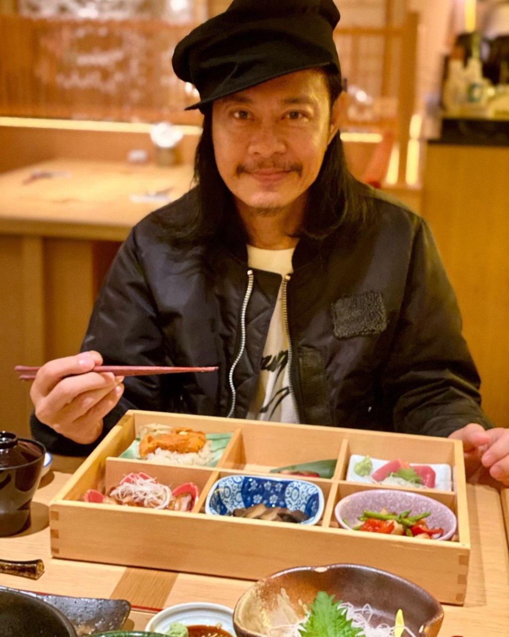 蔡一智家庭樂造型都唔可以輸。