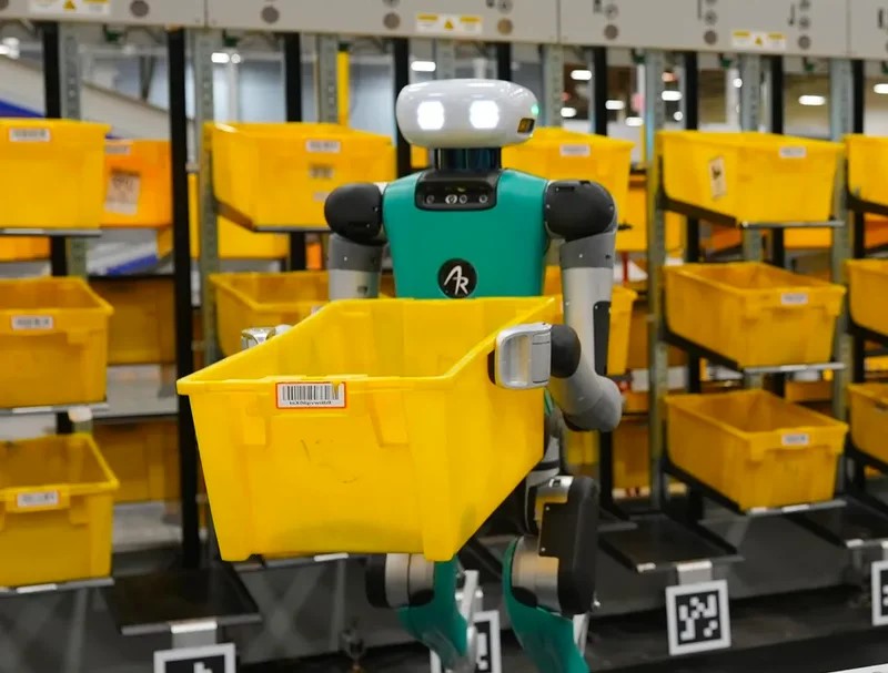 亚马逊聘雇的人形机器人。