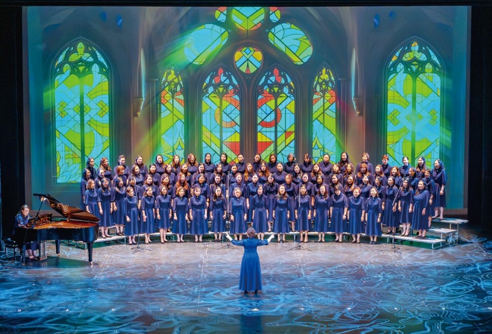 校友合唱團獻唱Alleluia、O Magnum Mysterium及Cantate Domino,延續聖士提反女子中學120年來以歌聲、祈禱與讚美傳承的傳統。 校友合唱團獻唱Alleluia、O Magnum Mysterium及Cantate Domino,延續聖士提反女子中學120年來以歌聲、祈禱與讚美傳承的傳統。
