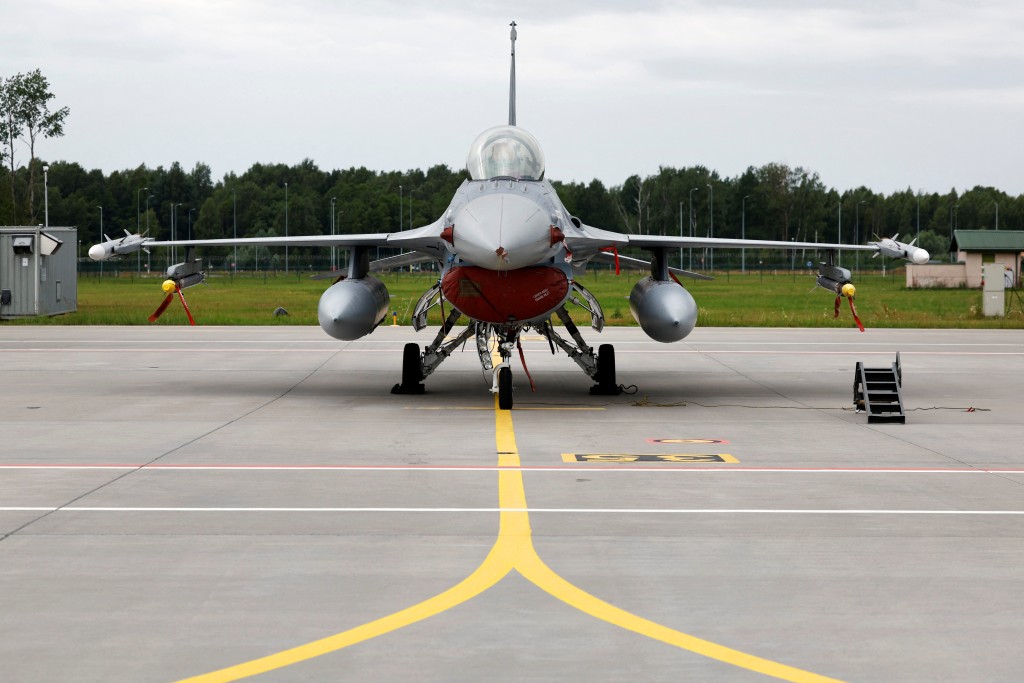 一个由11个国家组成的联盟，本月将在丹麦开始训练乌克兰飞行员驾驶F-16战机。路透社