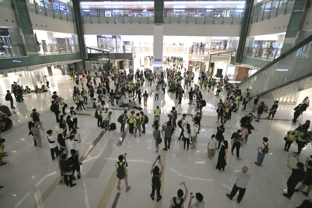 網民號召在5月1日在沙田新城市發起「和你唱」。資料圖片