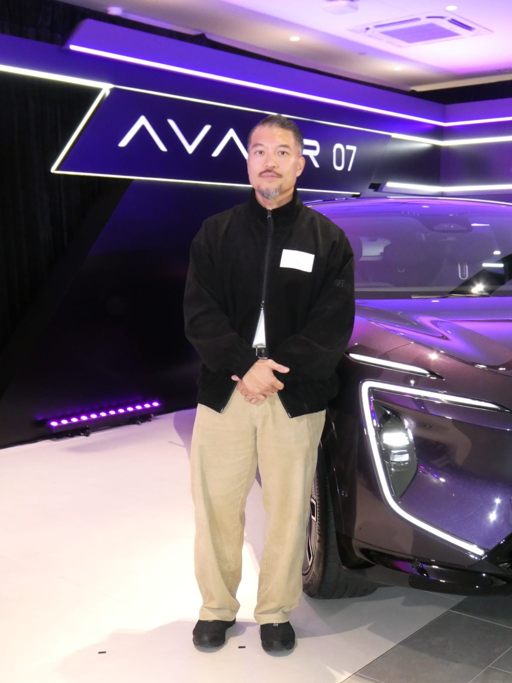 早前Brian接受訪問時搞笑指中文字「蝴蝶」筆劃「多到畫符連鬼都嚇走」。