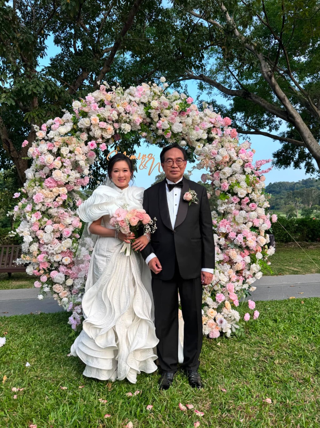 盧偉國與余仲欣完婚。經民聯提供 盧偉國與余仲欣完婚。經民聯提供