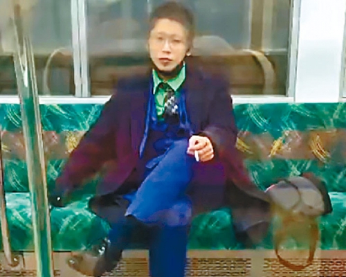服部恭太承認自己是特意挑選在萬聖節的電車車廂下手施襲。 （網上圖片）