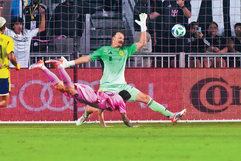 美斯插水式頭槌為球隊先開紀錄。