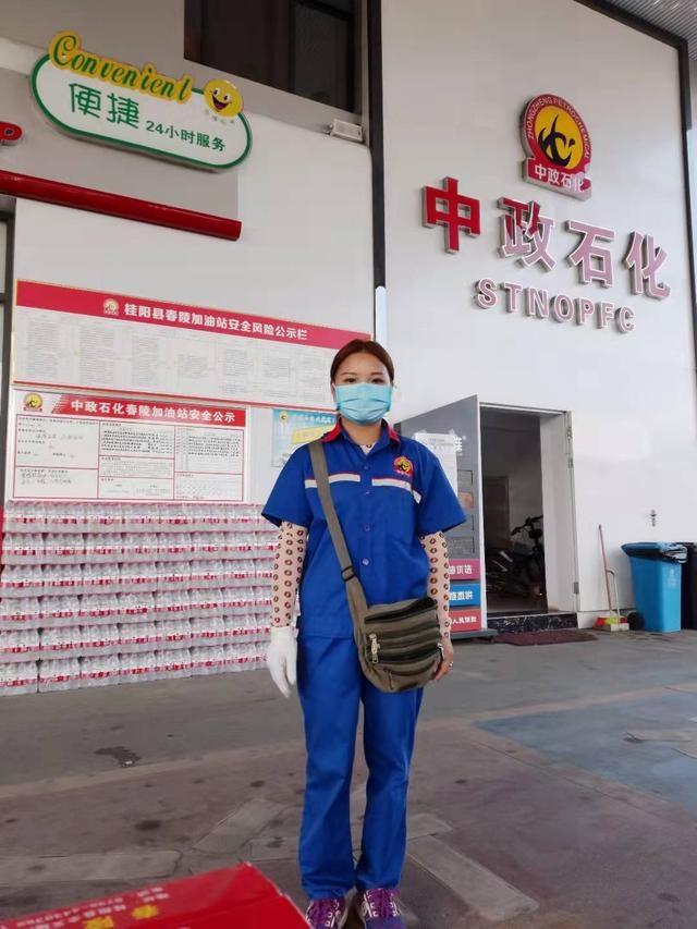 加油站女工朱艷林。