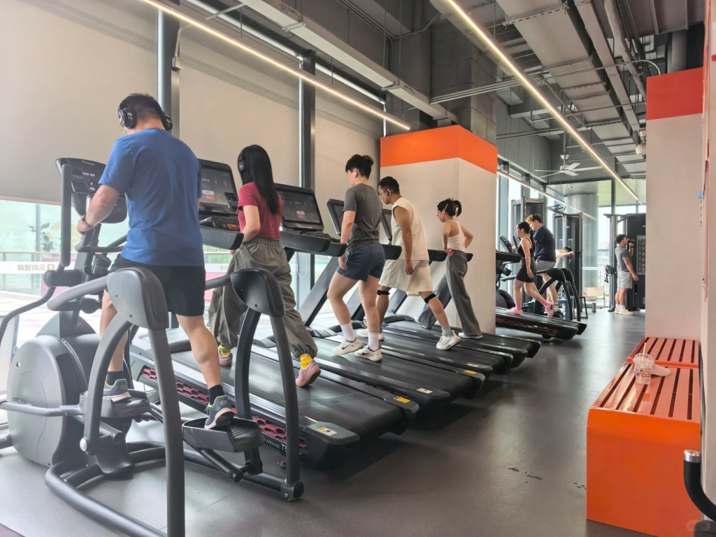 不少年輕人將高坡度運動視為減脂首選。小紅書 不少年輕人將高坡度運動視為減脂首選。小紅書
