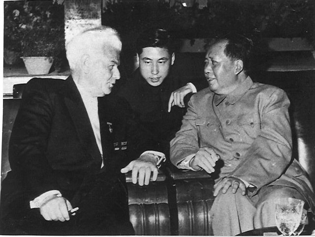 梅兆荣曾担任毛主席的翻译。