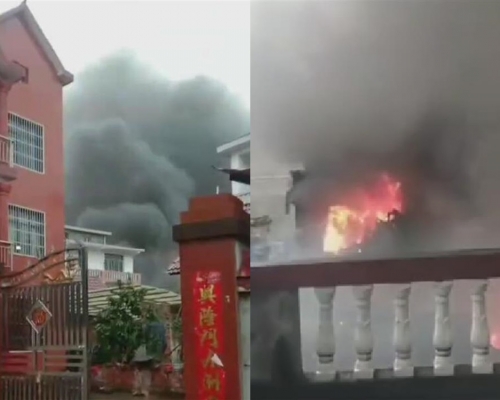 江西吉安一架直昇機於今午墜毀，擊中民居引致起火。網圖