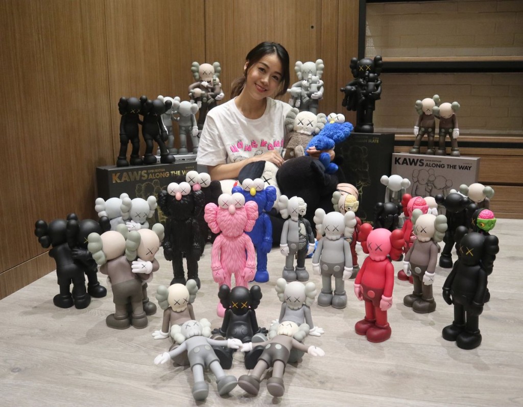黃心穎一心想搶購KAWS的作品，打算豪花七萬元。