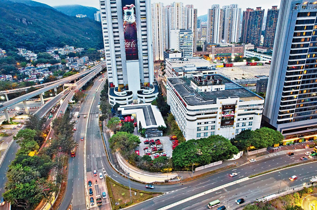 華懋以逾10.2億元力壓5財團投得沙田圍路住宅地，每呎樓面地價3357元。