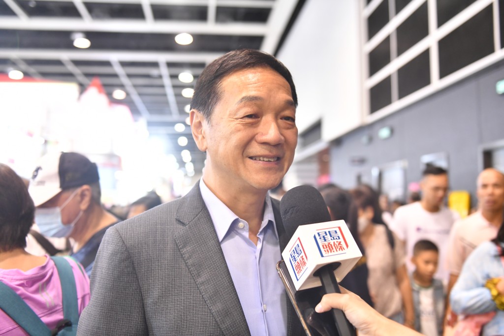 安记海味总经理潘权辉表示，虽然入场人流多，但销售额没有同步增长。陈极彰摄
