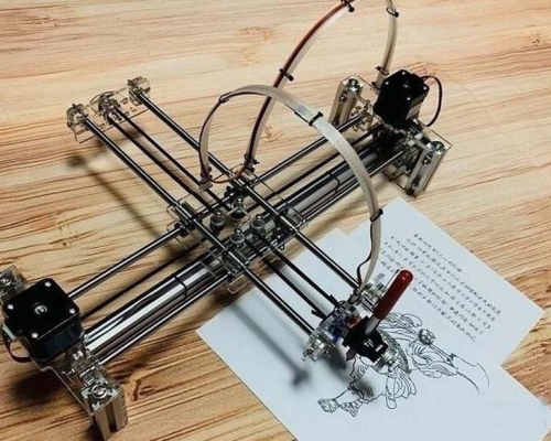 近日這款寫字機械人被用作抄作業而賣斷貨，火紅起來。(網圖)