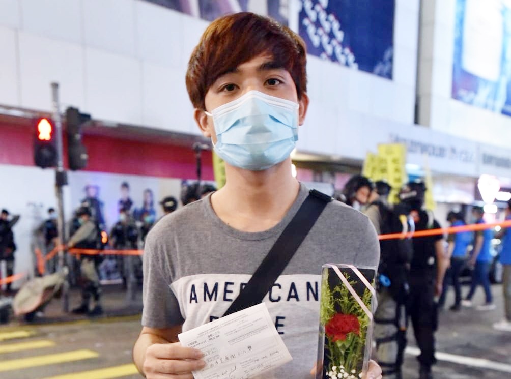 男子旺角買花予母親涉違限聚令被警票控。資料圖片