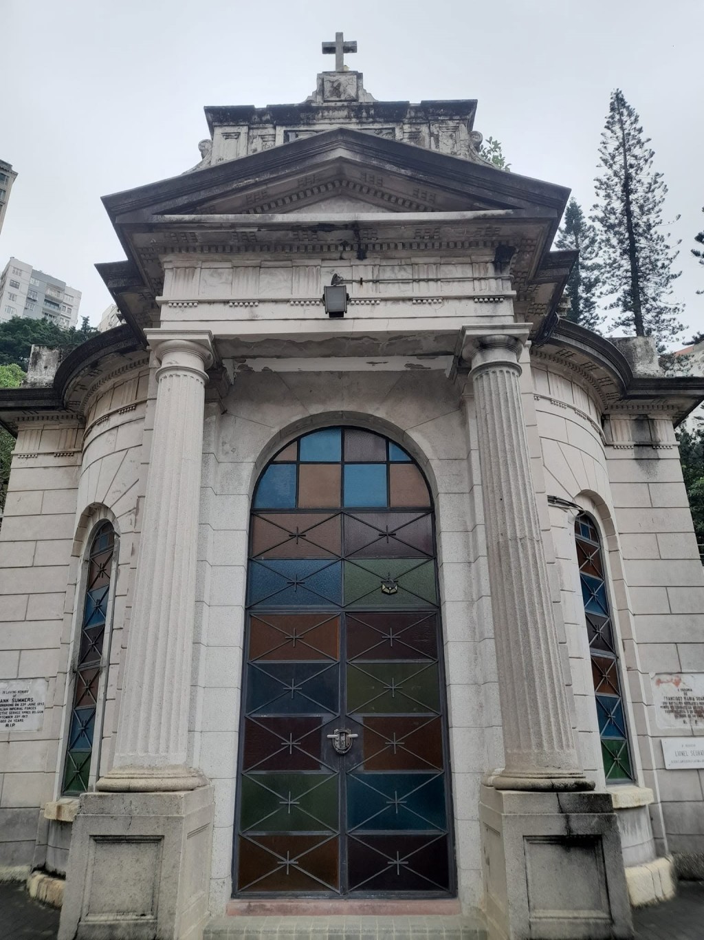 林黛長眠跑馬地天主教墳場。 林黛長眠跑馬地天主教墳場。