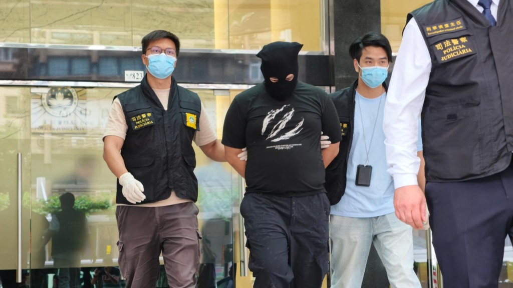 25岁港男为6万报酬 偷运3500万元大麻飞抵澳门被捕 当地历来最大宗。澳门日报
