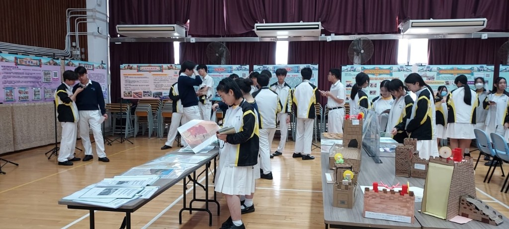 為響應教育局「心繫家國」聯校國民教育活動,香港道教聯合會圓玄學院第二中學(下稱圓玄二中)於本學年推出「萬里長城:從國土安全到總體國家安全觀的體現」跨科專題學習計劃。(作者提供) 為響應教育局「心繫家國」聯校國民教育活動,香港道教聯合會圓玄學院第二中學(下稱圓玄二中)於本學年推出「萬里長城:從國土安全到總體國家安全觀的體現」跨科專題學習計劃。(作者提供)